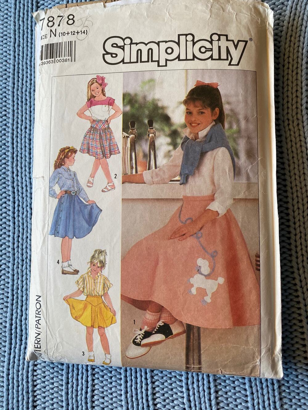 Simplicity Sewing pattern 7878 poodle circle skirt size 7